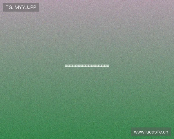 高清足球场图片展现绿茵激情与城市荣耀梦想之光璀璨夜色风采画卷